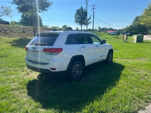 Used 2018 Jeep Grand Cherokee Limited AWD/4WD image 5