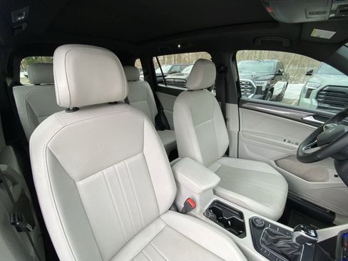 Used 2022 Volkswagen Tiguan SE R-Line image 22