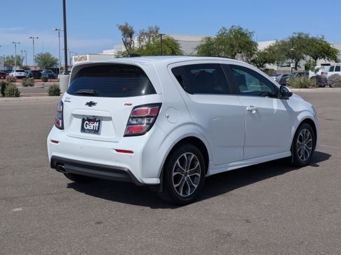 Used 2019 Chevrolet Sonic LT w/ Convenience Package FWD image 5