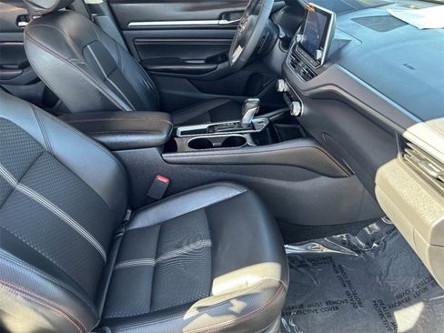 Certified 2023 Nissan Altima 2.5 SR image 10