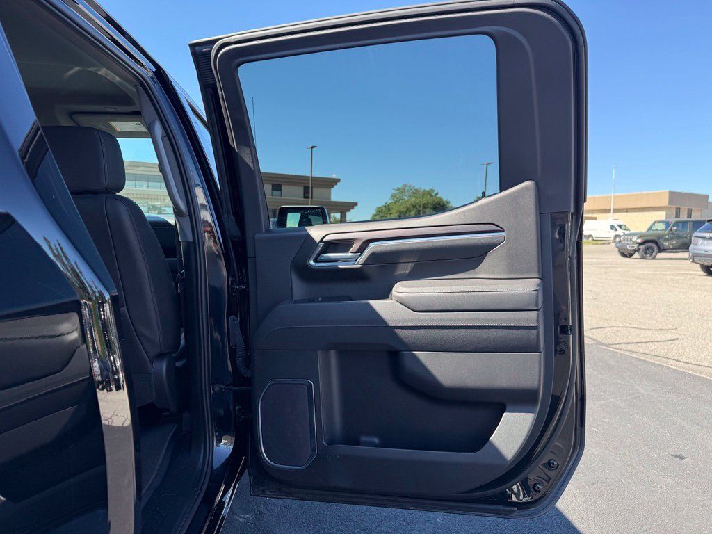 Used 2026 GMC Sierra 1500 SLT AWD/4WD image 21
