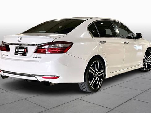 Used 2017 Honda Accord Sport image 12