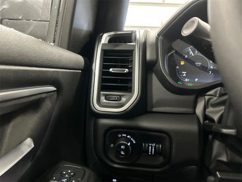 New 2026 RAM 1500 4x4 Crew Cab image 19
