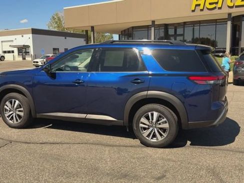 Used 2026 Nissan Pathfinder SL AWD/4WD image 6