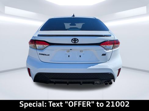 Used 2022 Toyota Corolla SE image 3