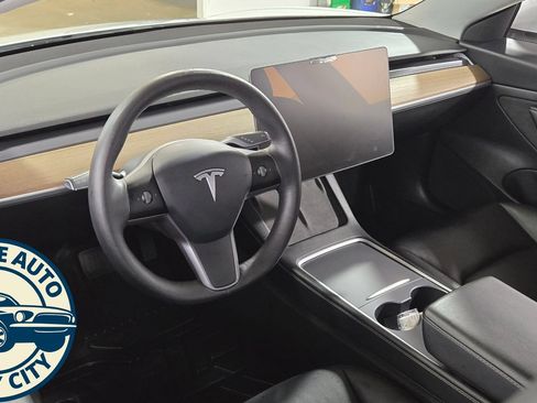 Used 2021 Tesla Model 3 Standard Range Plus RWD image 11