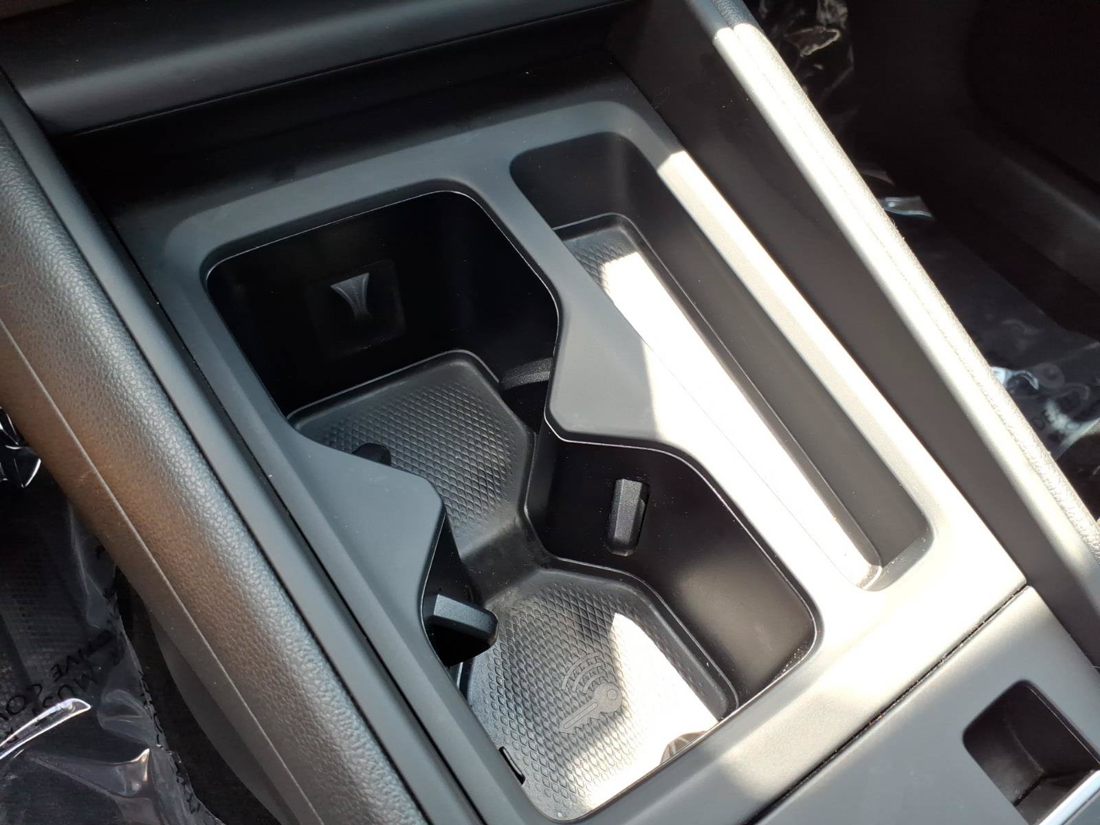 Certified 2025 Volkswagen Tiguan S FWD image 32