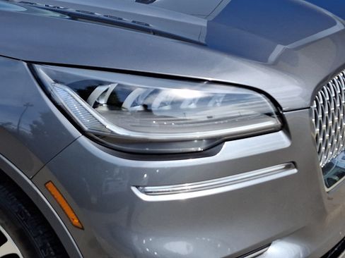 Used 2024 Lincoln Aviator AWD w/ Premium Package image 9