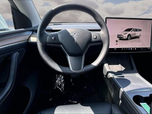 Used 2023 Tesla Model Y Long Range AWD/4WD image 8