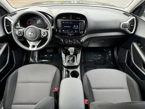 Used 2022 Kia Soul LX w/ Technology Package image 14
