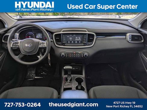 Used 2020 Kia Sorento LX image 19