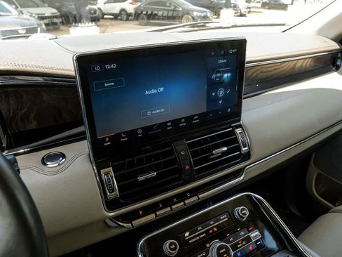 Used 2023 Lincoln Navigator L Reserve RWD image 29