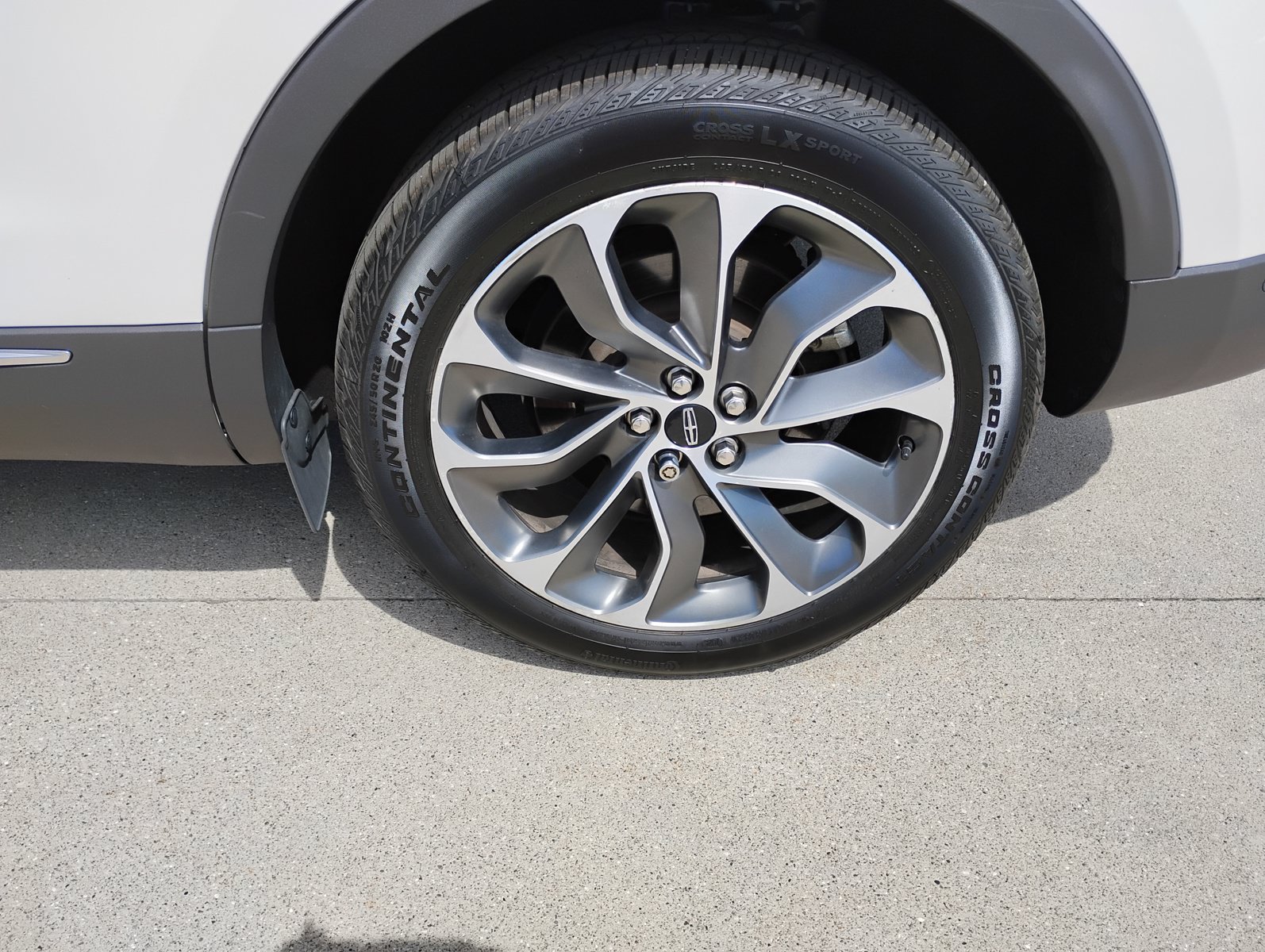 Used 2021 Lincoln Nautilus Reserve w/ Equipment Group 201A AWD/4WD image 33