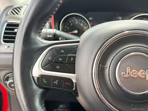Used 2019 Jeep Compass Trailhawk AWD/4WD image 16