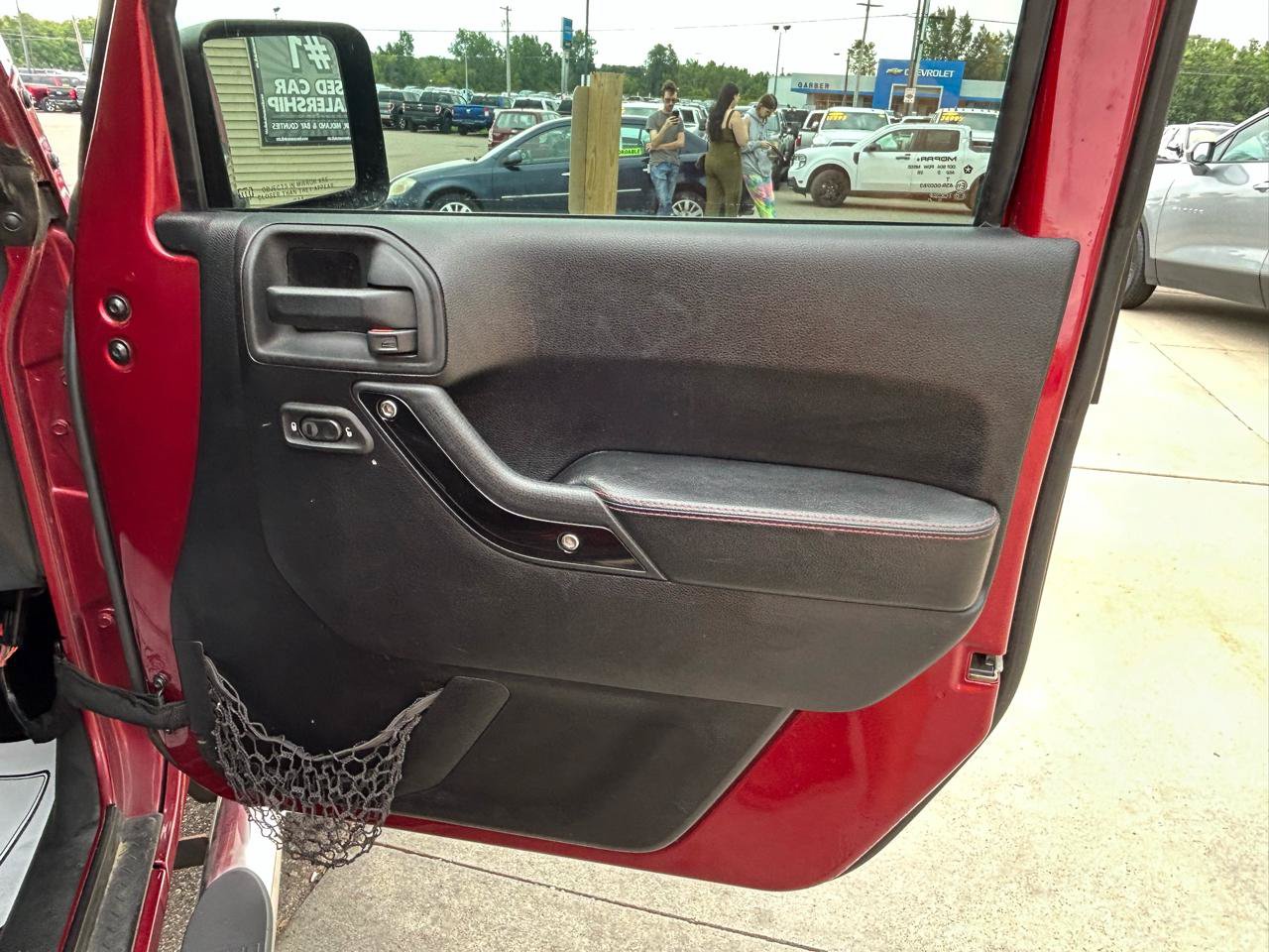 Used 2012 Jeep Wrangler Unlimited Sahara AWD/4WD image 16