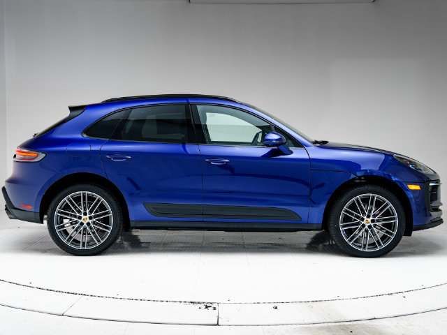 Certified 2026 Porsche Macan AWD/4WD image 35