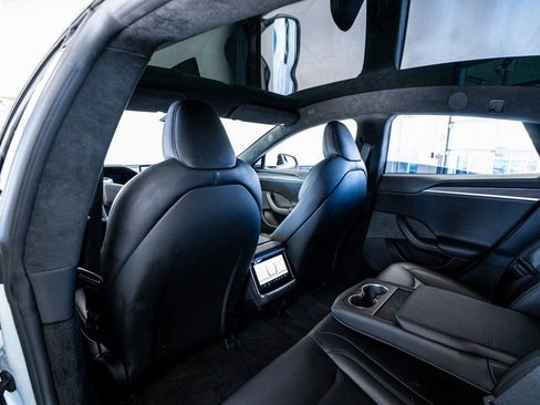 Used 2022 Tesla Model S image 44