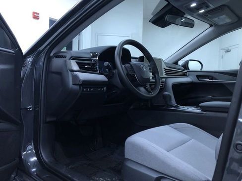 Used 2025 Toyota Camry LE image 10