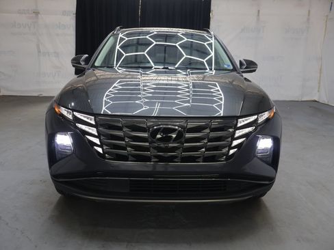 Used 2022 Hyundai Tucson Limited w/ Cargo Package AWD/4WD image 2