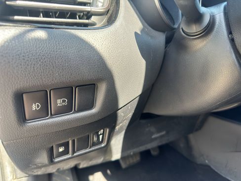 Used 2018 Toyota C-HR XLE FWD image 20