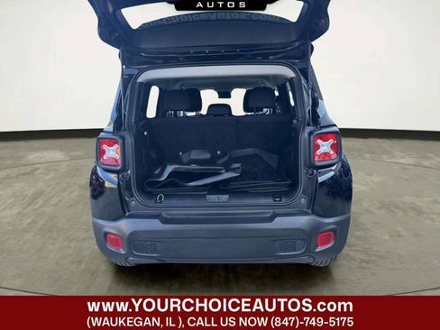 Used 2022 Jeep Renegade Latitude AWD/4WD image 27