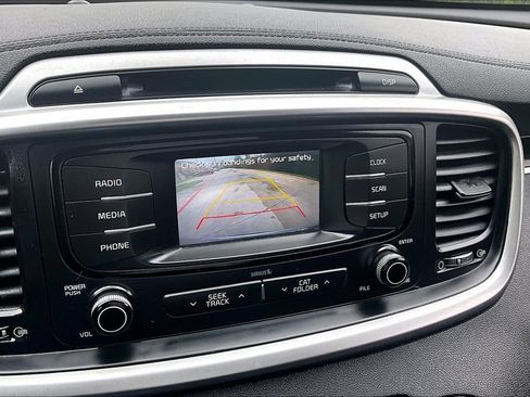 Used 2018 Kia Sorento L FWD image 30