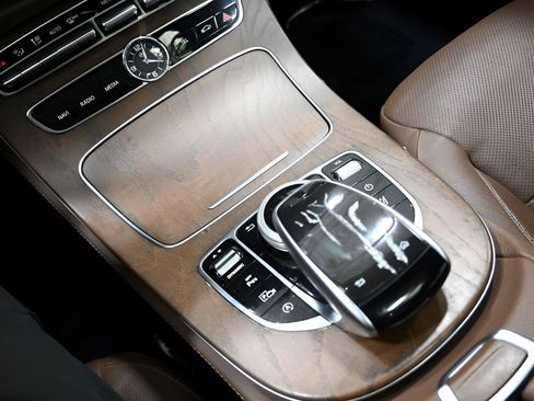 Used 2018 Mercedes-Benz E 400 4MATIC Wagon w/ Premium 1 Package image 23