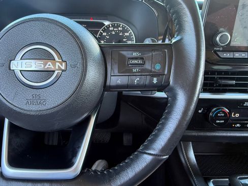 Used 2022 Nissan Pathfinder SV FWD image 30