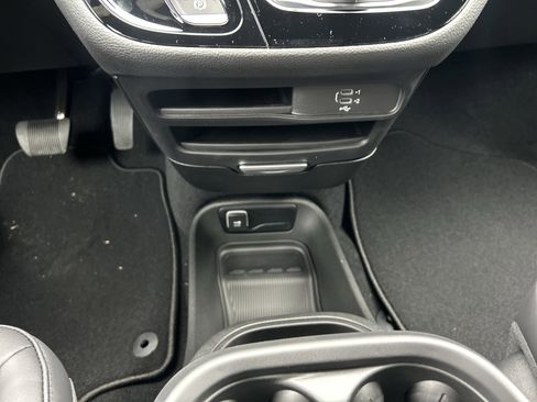 New 2026 Chrysler Pacifica Select image 24