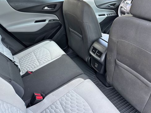 Used 2020 Chevrolet Equinox LS FWD image 31