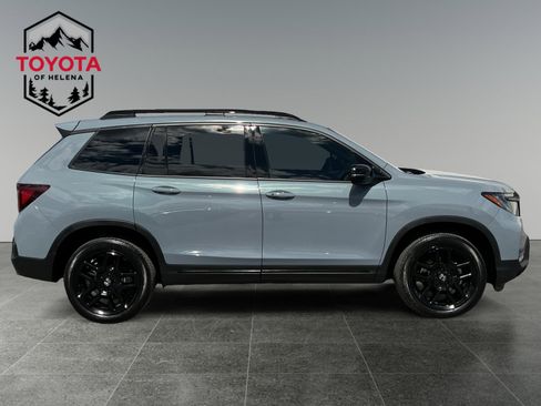 Used 2025 Honda Passport Black Edition image 6