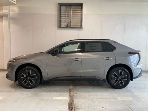 New 2026 Subaru Solterra AWD/4WD image 8