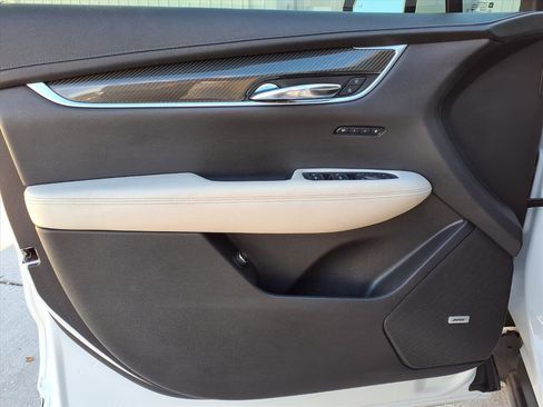 Used 2022 Cadillac XT6 Sport w/ Technology Package image 20