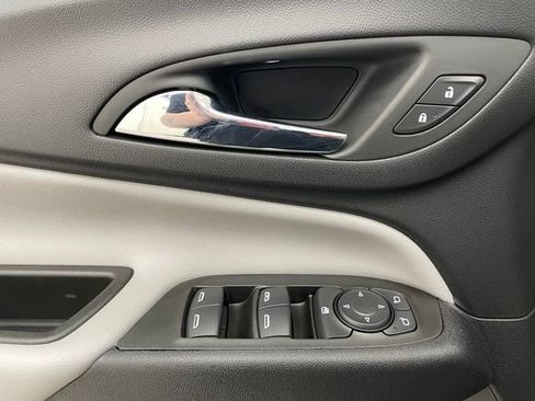 Certified 2023 Chevrolet Equinox LS w/ LPO, Floor Liner Package AWD/4WD image 9