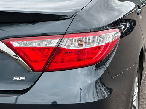 Used 2016 Toyota Camry SE FWD image 25