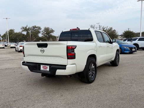 Used 2025 Nissan Frontier SV w/ SV Convenience Package image 5