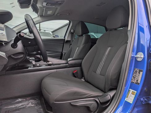 Used 2023 Hyundai Elantra SEL w/ Convenience Package FWD image 5