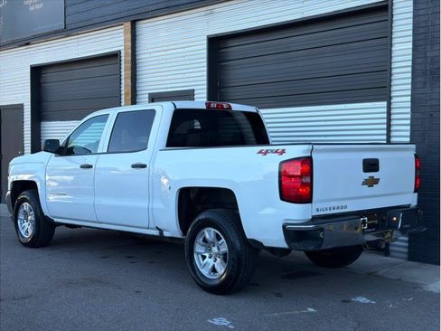 Used 2018 Chevrolet Silverado 1500 W/T w/ Trailering Package AWD/4WD image 7