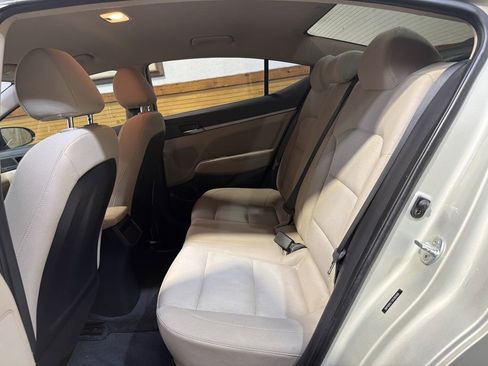 Used 2018 Hyundai Elantra SEL FWD image 24