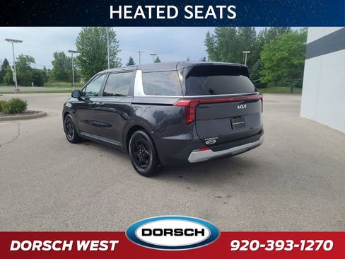 Used 2025 Kia Carnival FWD image 4