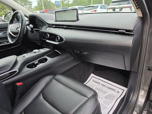 Used 2025 Genesis GV70 2.5T AWD/4WD image 17