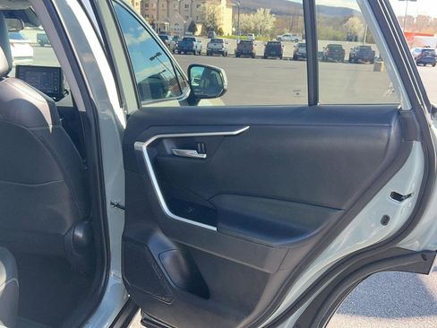 Used 2022 Toyota RAV4 XLE Premium w/ Carpet Mat Package (TMS) image 32