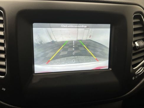 Used 2019 Jeep Compass Latitude w/ Cold Weather Group image 5