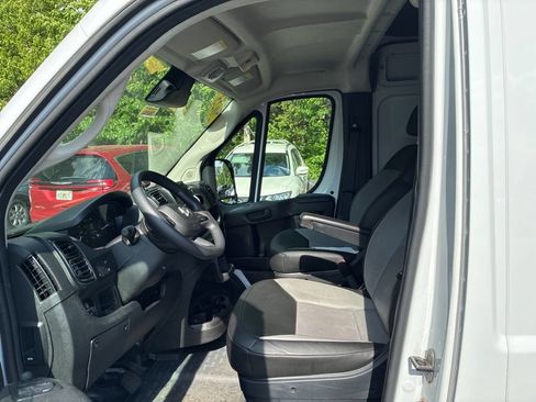 Used 2025 RAM ProMaster 2500 w/ Convenience Group FWD image 13