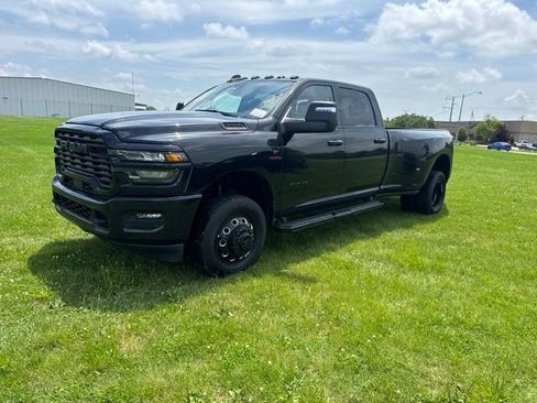 Used 2025 RAM 3500 Big Horn AWD/4WD image 1