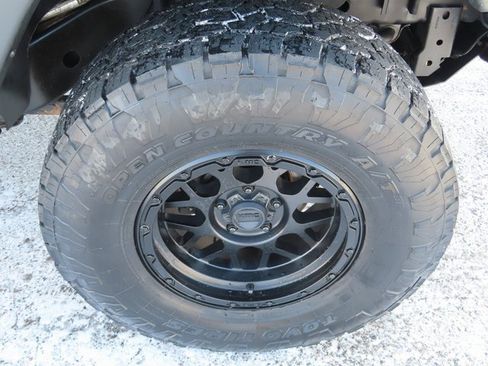 Used 2016 Jeep Wrangler Unlimited Rubicon w/ Dual Top Group image 12