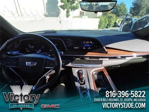 Used 2023 Cadillac Escalade Premium Luxury image 6