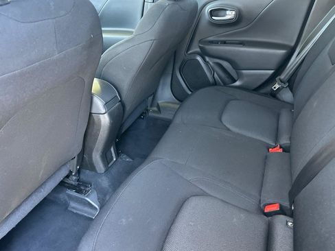 Certified 2023 Jeep Renegade Latitude AWD/4WD image 12