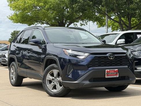 Used 2024 Toyota RAV4 XLE FWD image 2