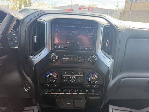 Used 2021 Chevrolet Silverado 1500 LT w/ Safety Package II AWD/4WD image 36